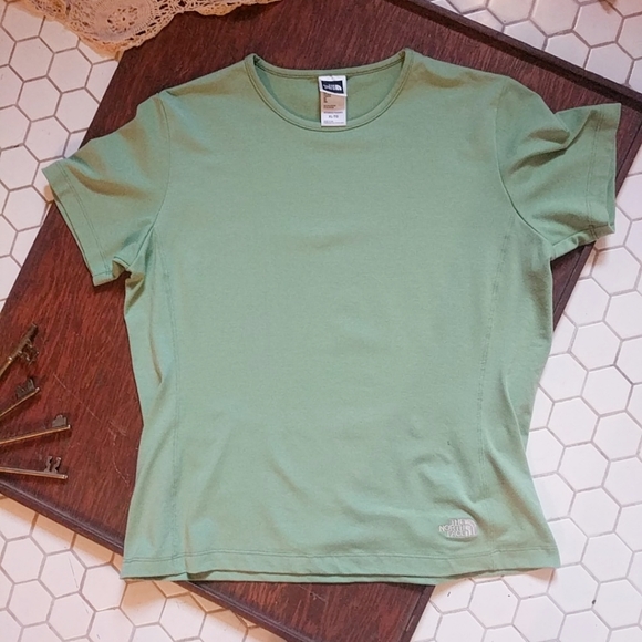 The North Face Tops - The North Face Vapor Wick Tee in Green Size XL